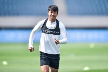 开云体育中国官网-郭田雨摘金童提升自信 99国青金童奖“帽子戏法”